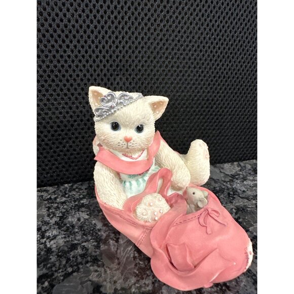 Set Of 3 Ceramic Cat Figurines In Raincoat & Bag With Playful Accessories - Picture 5 of 13
